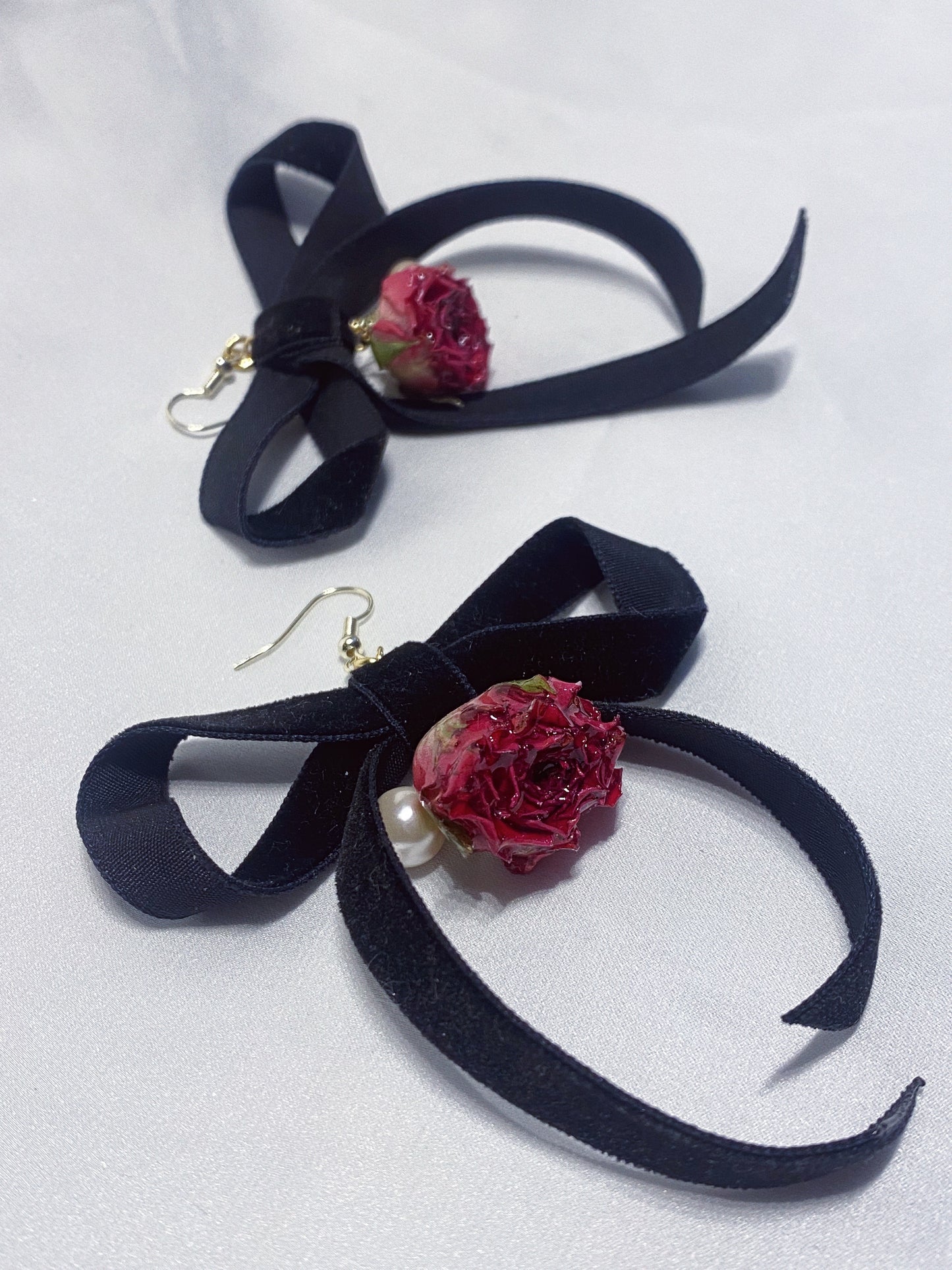 Velvet Bow Bloom Rose Drops