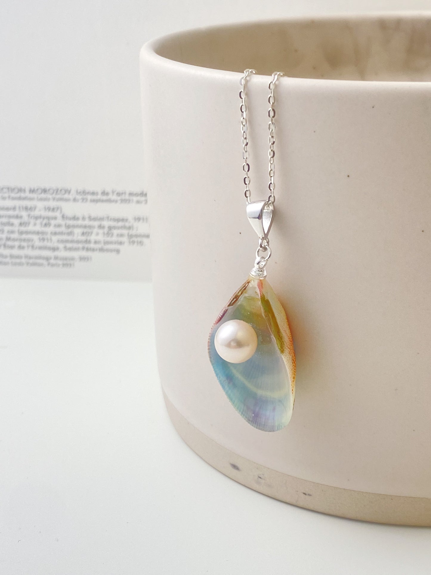 Rainbow Mussel Pearl Pendant Necklace