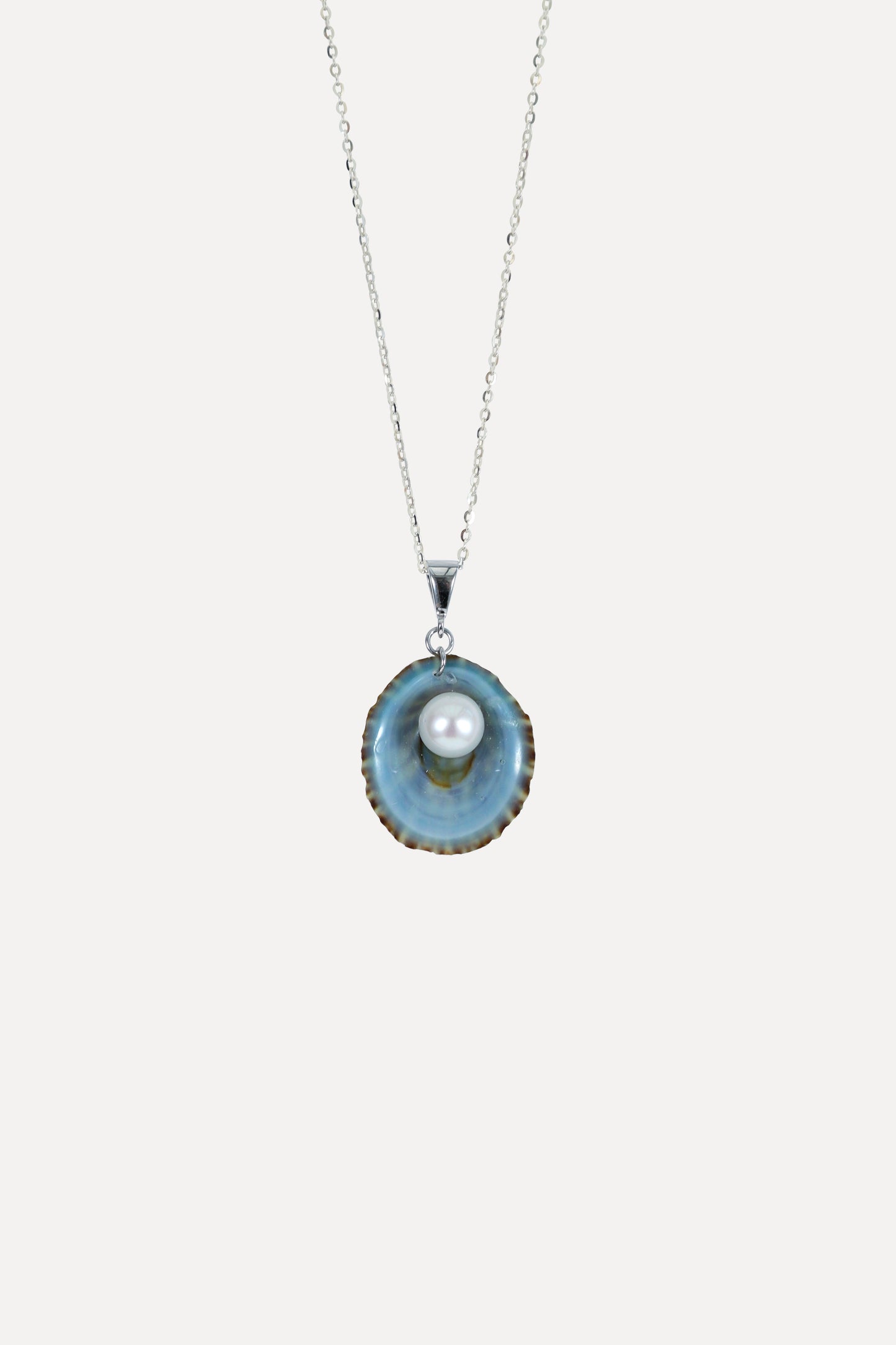 Limpet Pearl Pendant Necklace