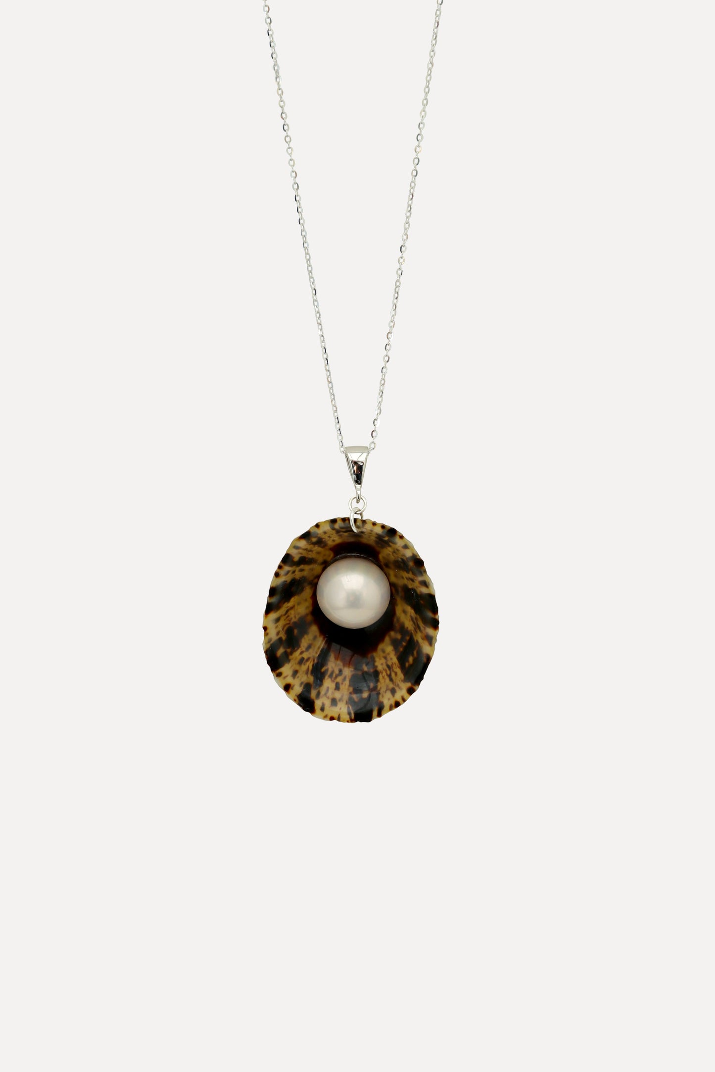 Limpet Pearl Pendant Necklace