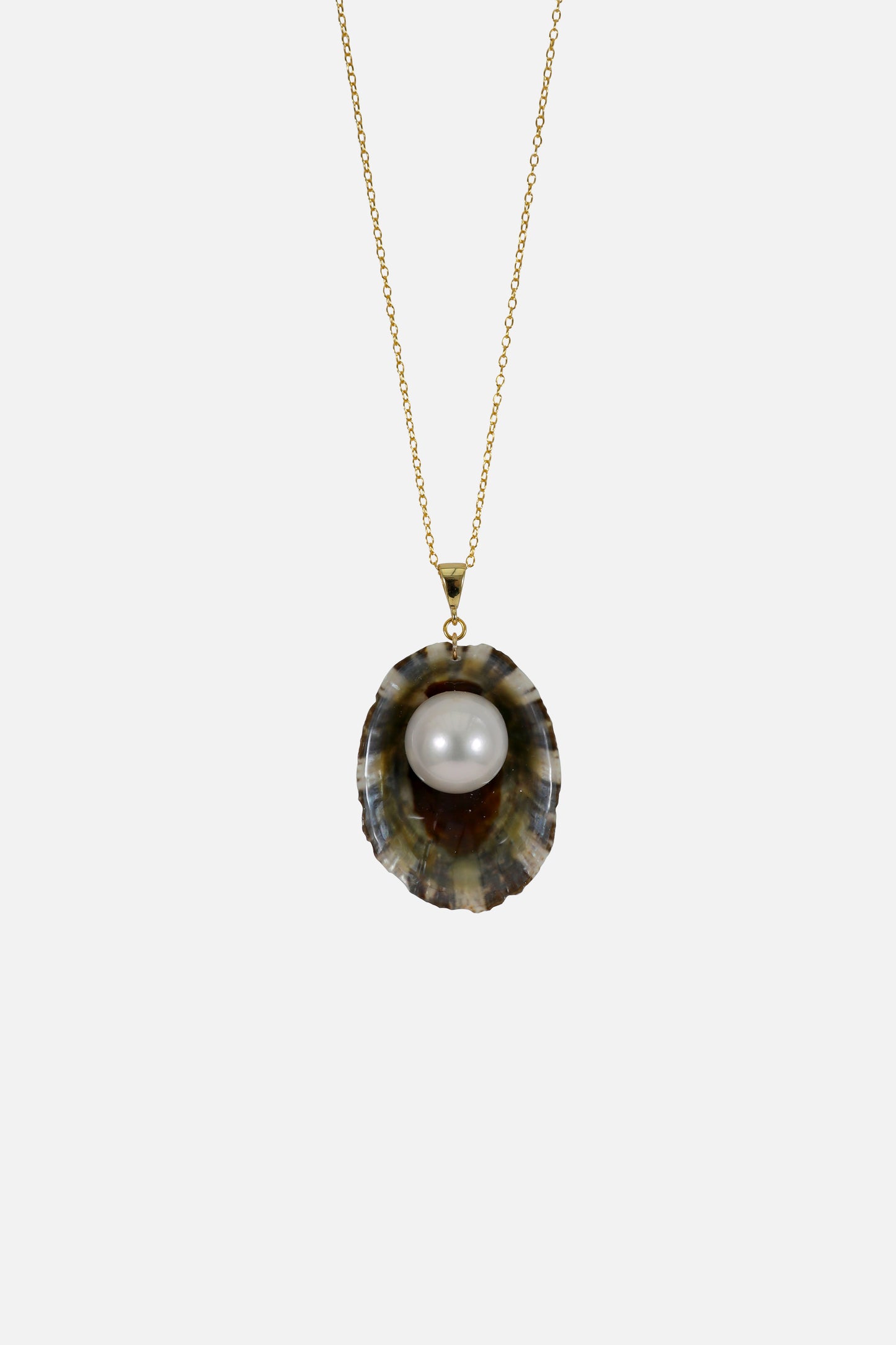 Limpet Pearl Pendant Necklace