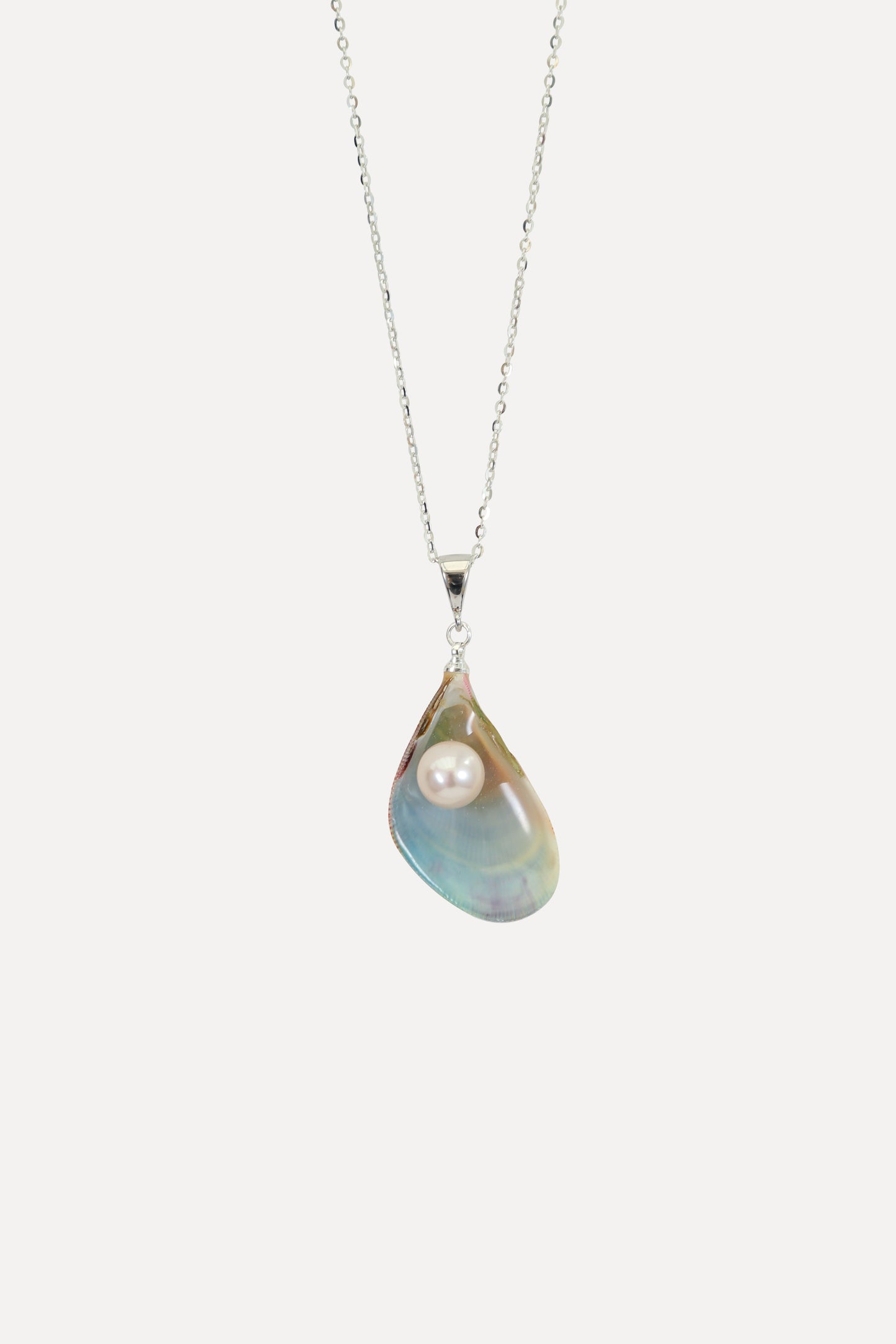 Rainbow Mussel Pearl Pendant Necklace
